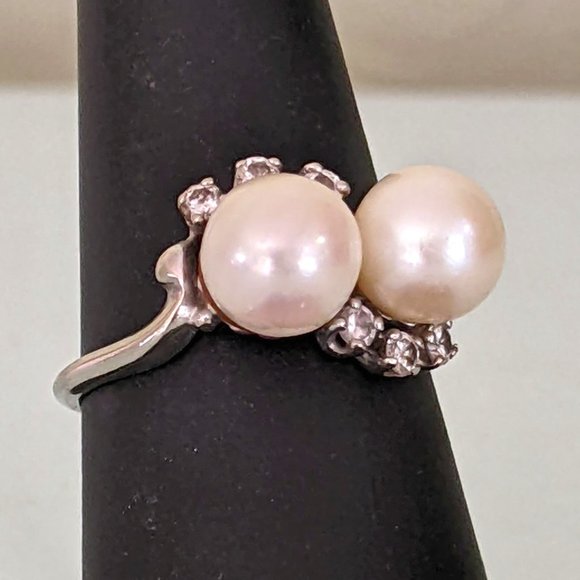 Vintage Jewelry - Pearl and Diamond 14Kt. White Gold RIng